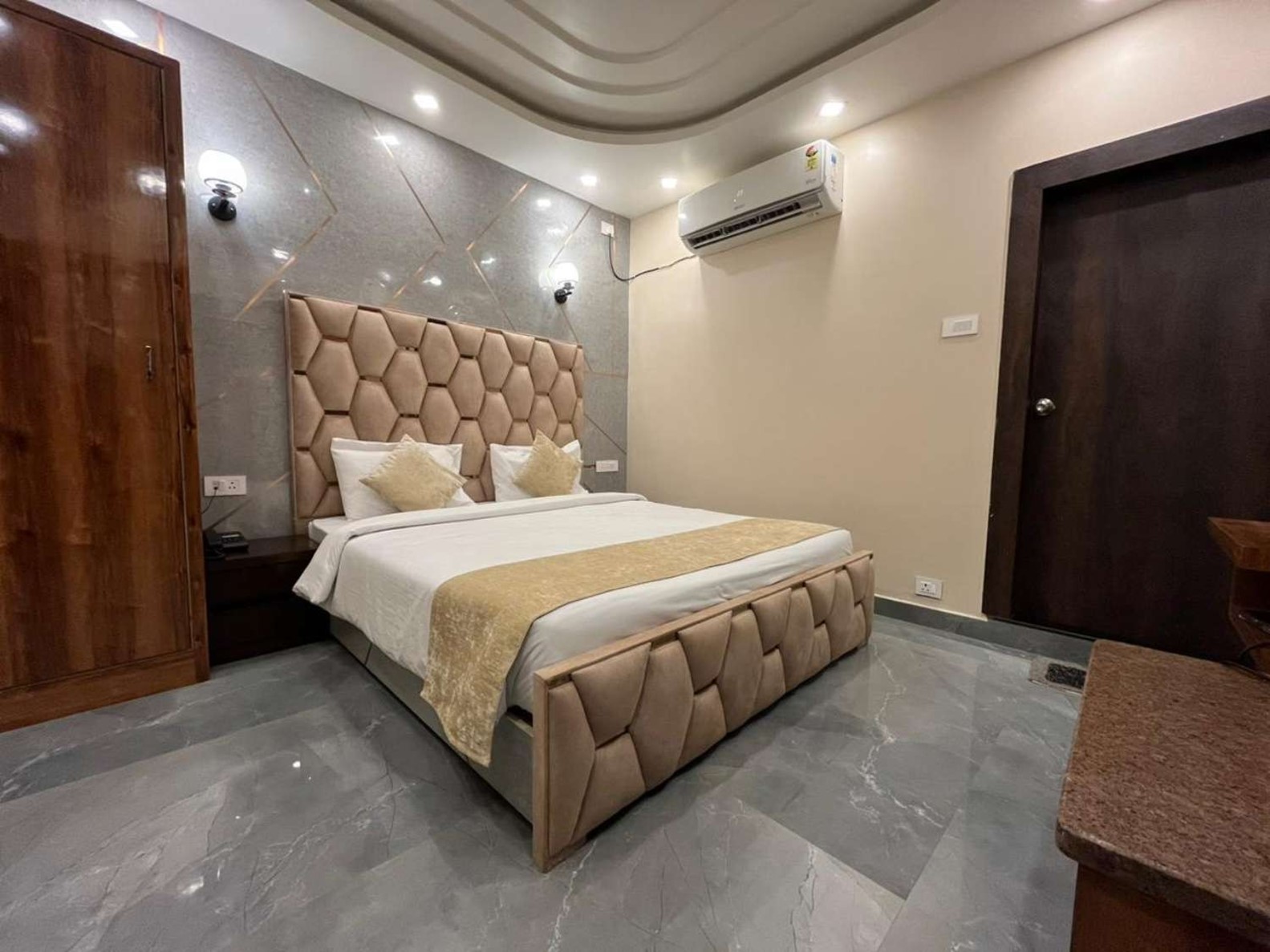 Super Deluxe Room - Alternative View